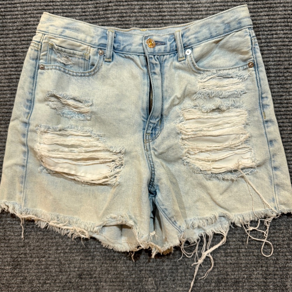 American Eagle Distressed Denim Shorts 6 Mom Jeans Women's Light Wash Raw Hem